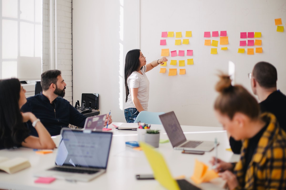 Professional Email Signature Examples That Work in 2026