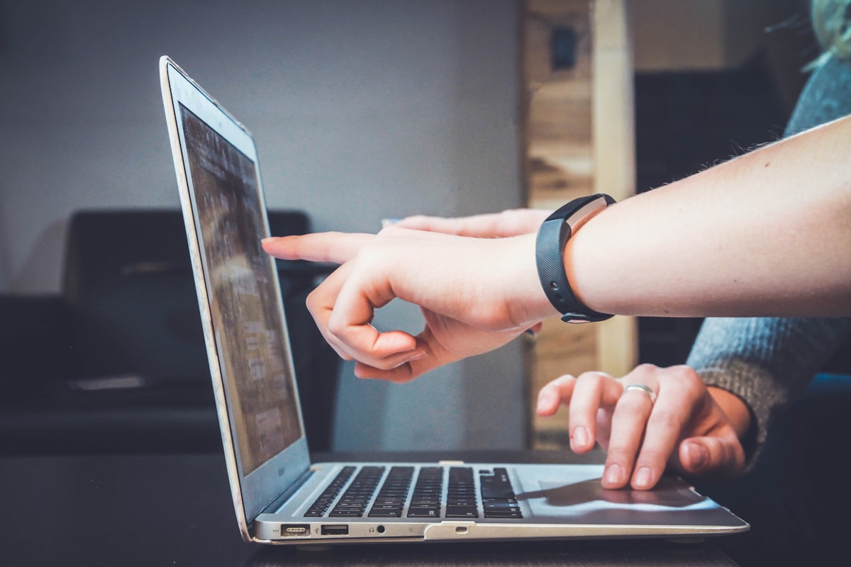 One Email, Two Purposes: Qualifying vs. Following Up
