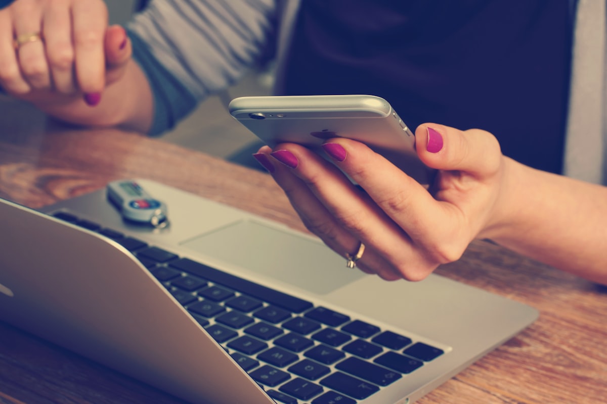 Why Buyers Go Cold in B2B Sales (Hint: It's Usually Not Your Pitch)